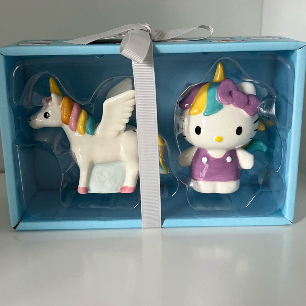 Hello kitty salt and pepper set - unicorn
